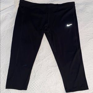 Nike Capris Dri-Fit leggings